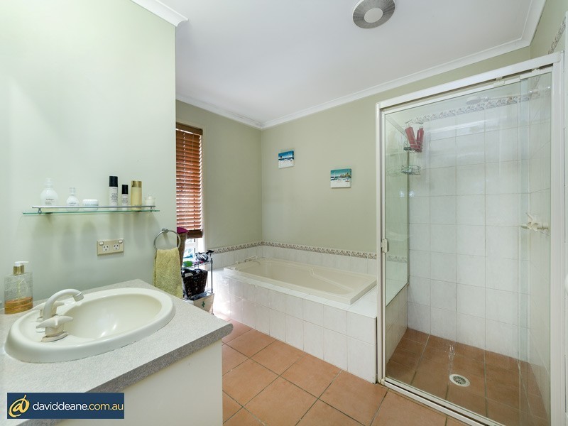 5 Mirrigan Ct, Petrie QLD 4502