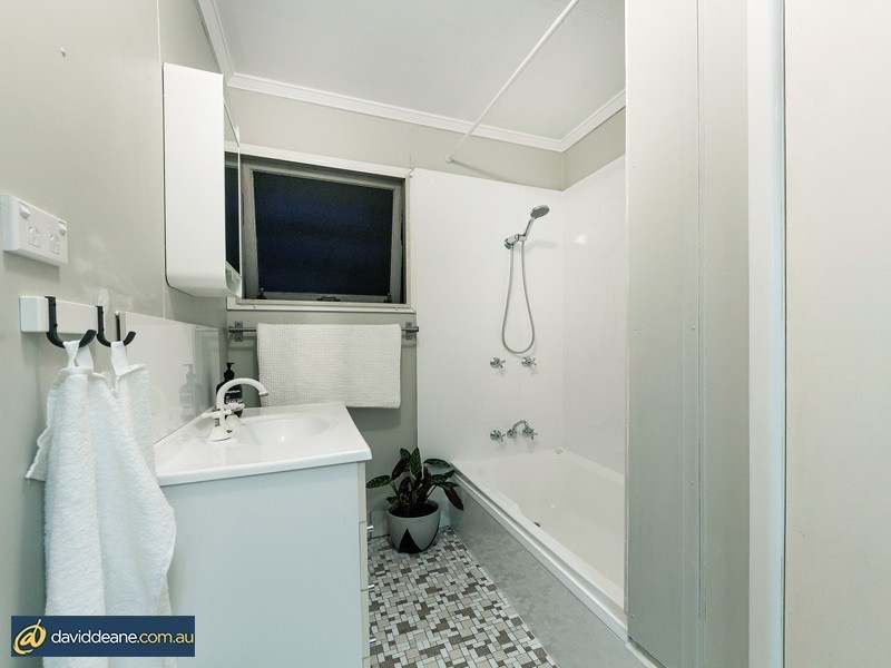 10 Keats Avenue, Strathpine QLD 4500