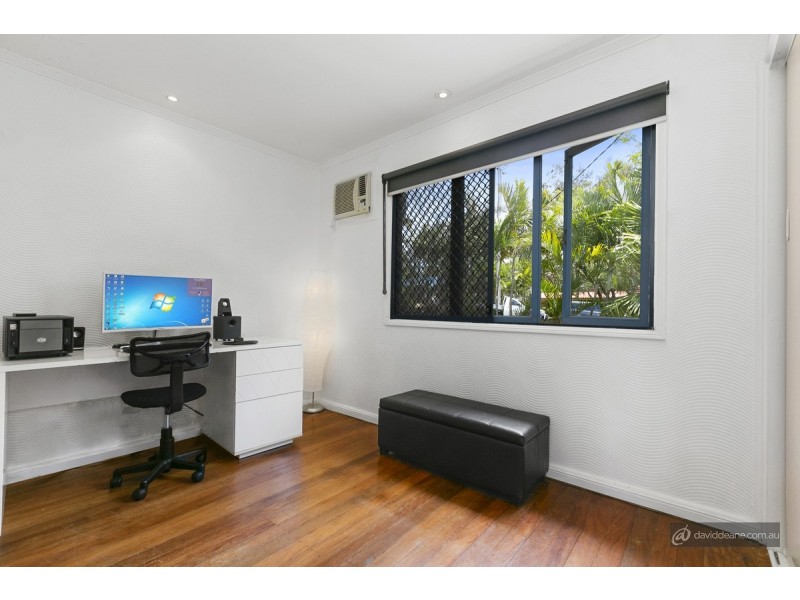 39 Joora Avenue, Petrie QLD 4502