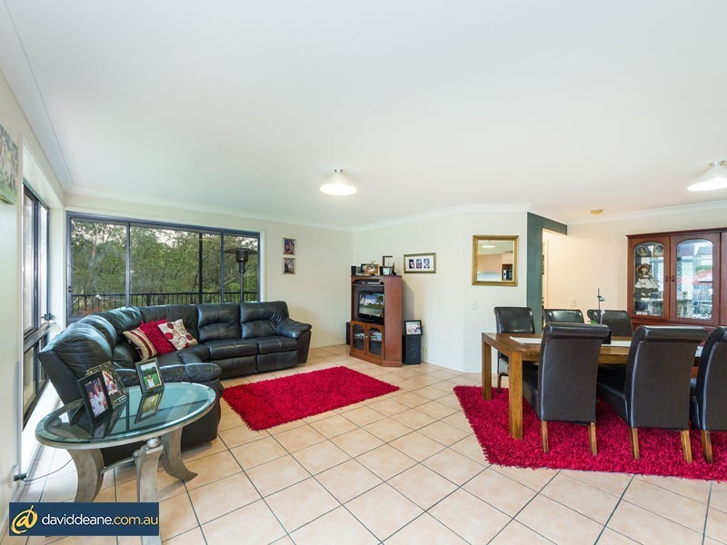 4 Myuna Pl, Petrie QLD 4502