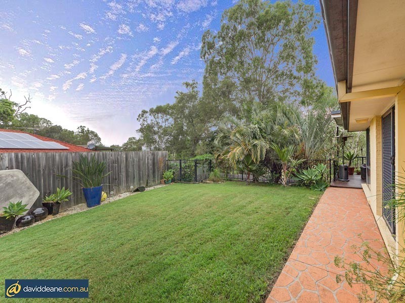 4 Myuna Pl, Petrie QLD 4502