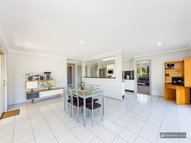 99 Rue Montaigne, Petrie QLD 4502