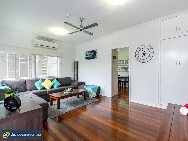26 Hedge St, Strathpine QLD 4500