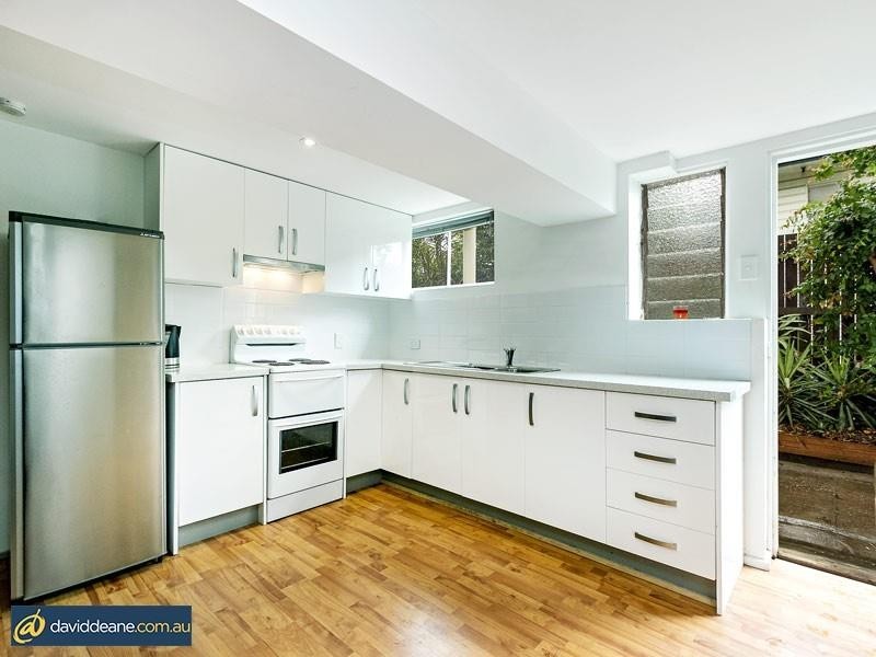 26 Hedge St, Strathpine QLD 4500