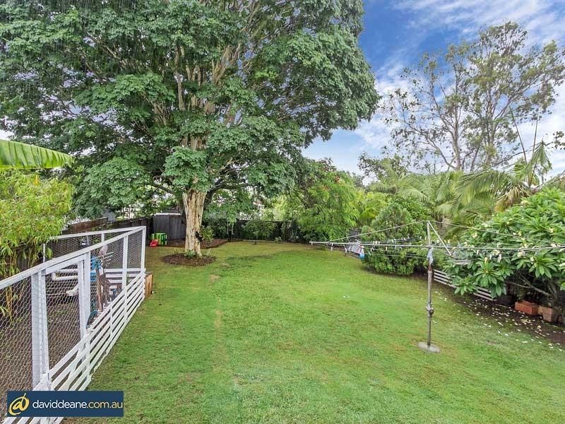 26 Hedge St, Strathpine QLD 4500