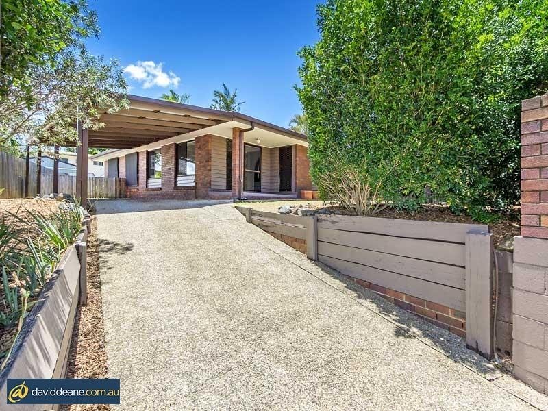 9 Woodlands Avenue, Petrie QLD 4502