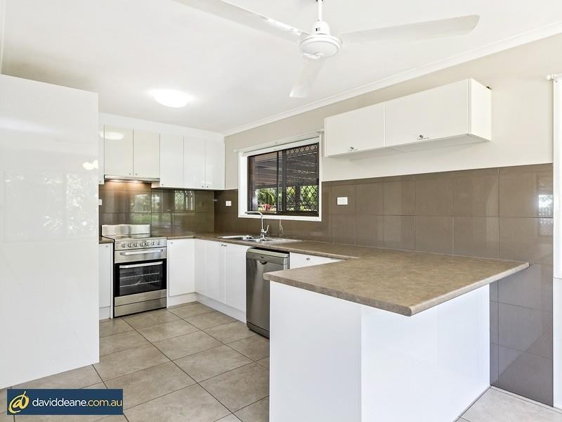 9 Woodlands Avenue, Petrie QLD 4502