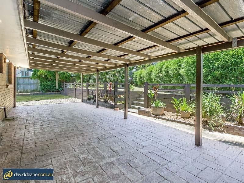 9 Woodlands Avenue, Petrie QLD 4502