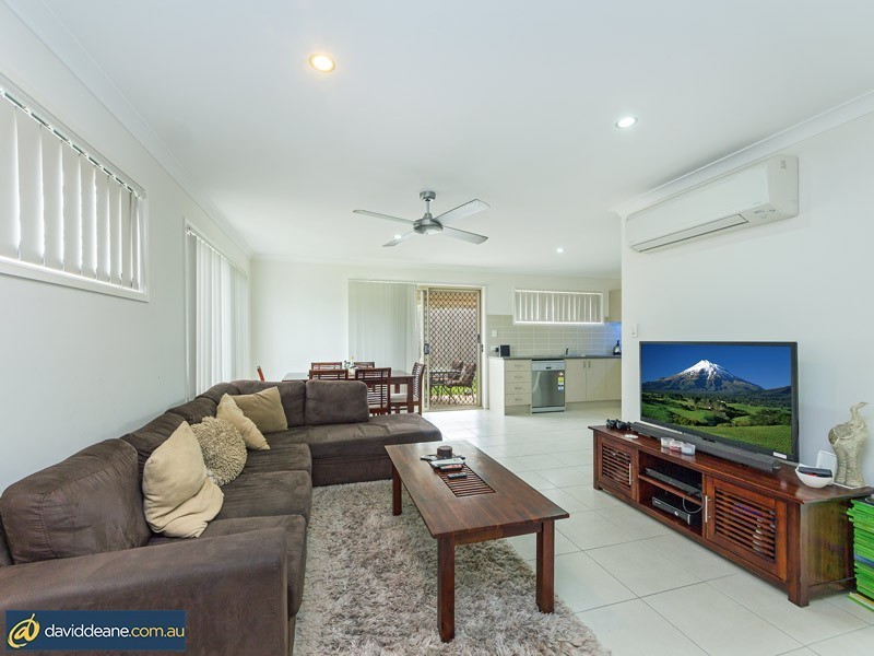 2 Tiara Place, Lawnton QLD 4501