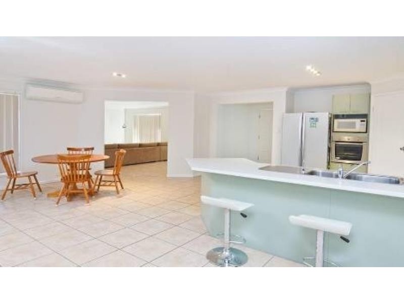 21 Hopkins Street, Petrie QLD 4502