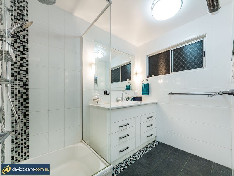 49 Valiant Crescent, Strathpine QLD 4500