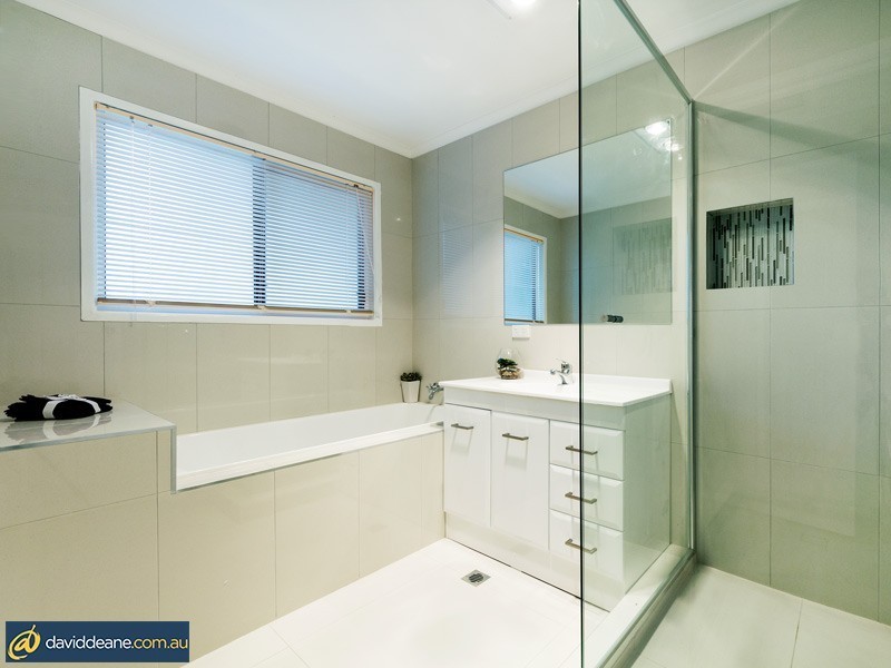 10 Victoria Court, Petrie QLD 4502