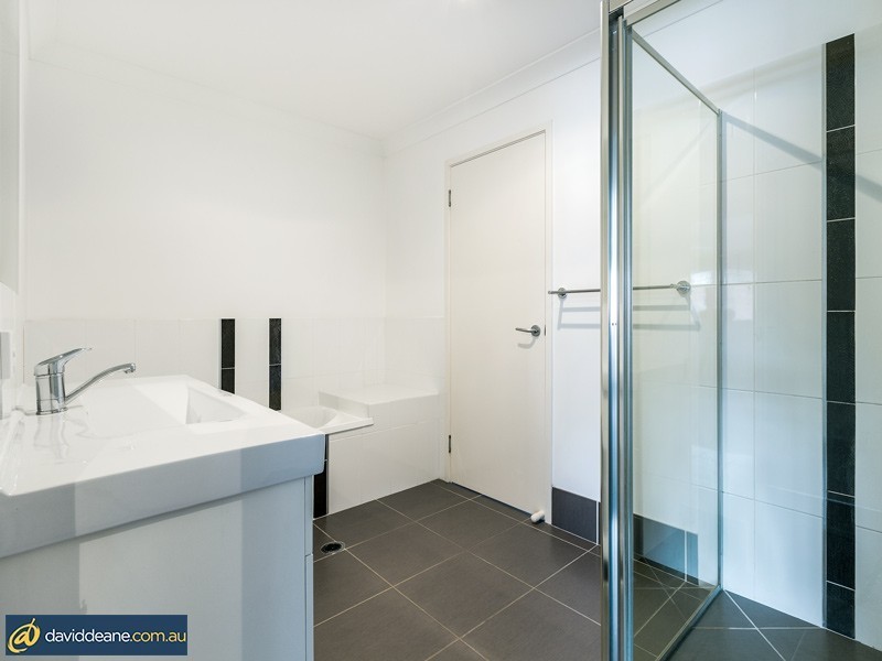 2/24 Ebert Parade, Lawnton QLD 4501