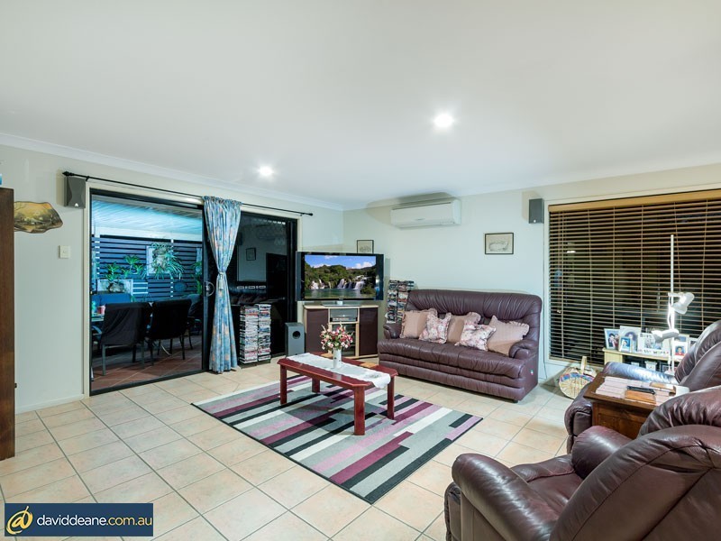 24 Raffindale Avenue, Dakabin QLD 4503
