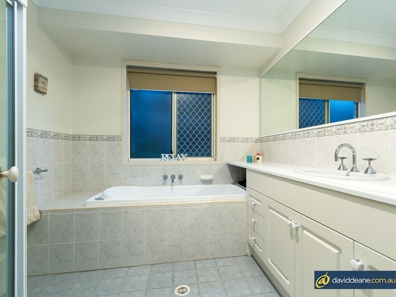 8 Mohr Court, Petrie QLD 4502