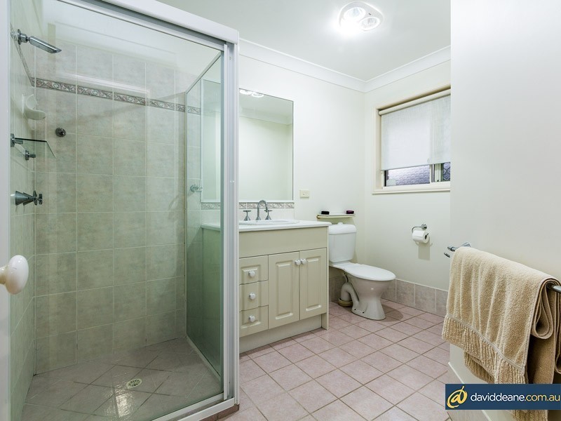 8 Mohr Court, Petrie QLD 4502