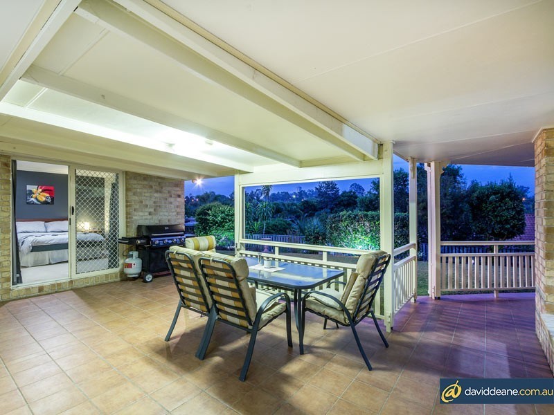 8 Mohr Court, Petrie QLD 4502