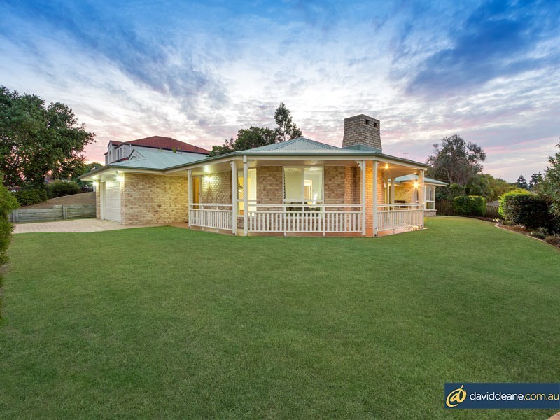 8 Mohr Court, Petrie QLD 4502