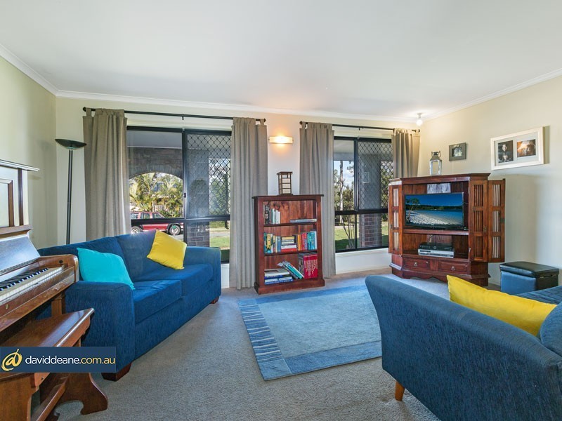 16 Lindfield Drive, Petrie QLD 4502