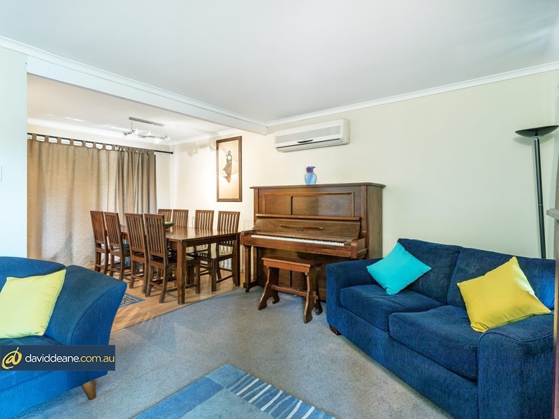 16 Lindfield Drive, Petrie QLD 4502