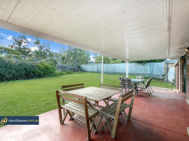 16 Lindfield Drive, Petrie QLD 4502