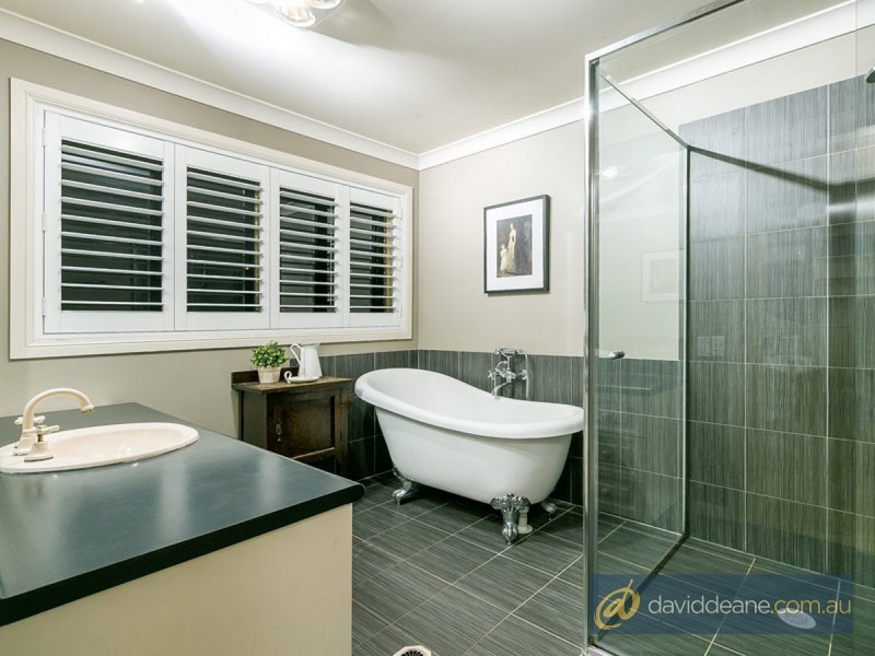 2 Kruger Court, Petrie QLD 4502