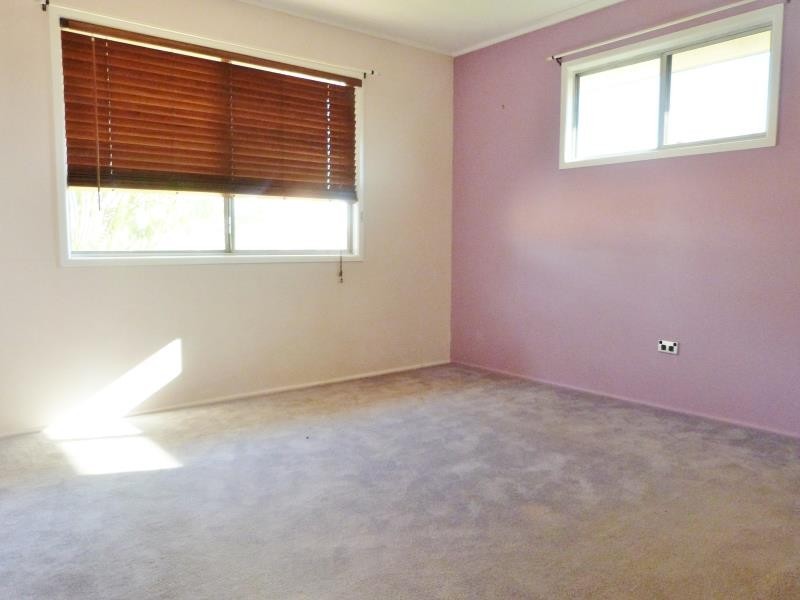 77 Grahams Rd, Strathpine QLD 4500