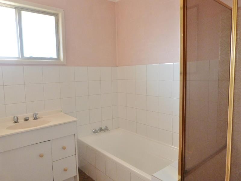 77 Grahams Rd, Strathpine QLD 4500