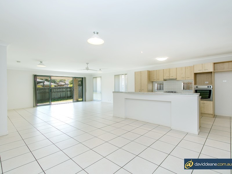 3/3 Tamari Place, Petrie QLD 4502