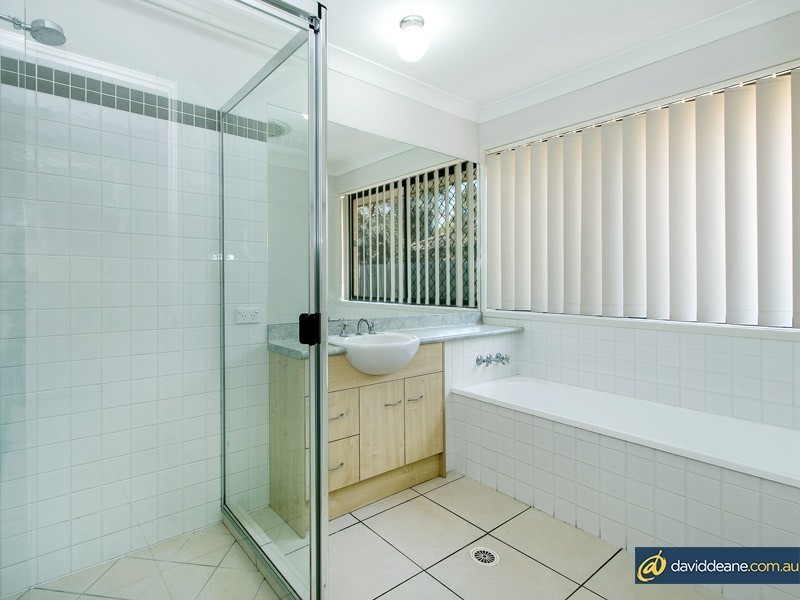 3/3 Tamari Place, Petrie QLD 4502