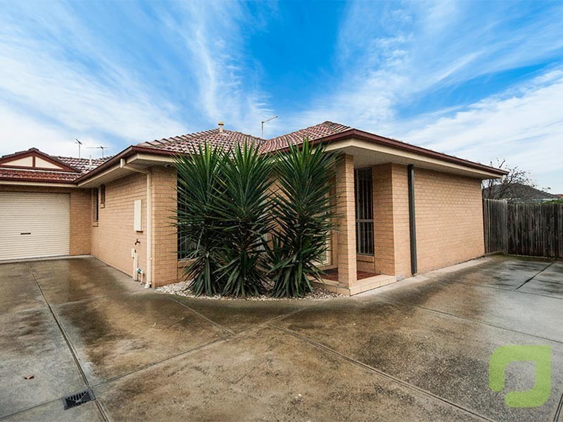 2/14 Millers Road, Brooklyn VIC 3012