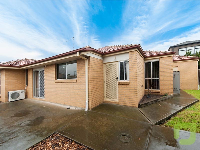 2/14 Millers Road, Brooklyn VIC 3012