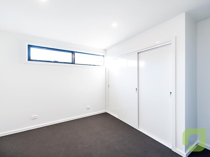 2/11 Edmund Street, Maidstone VIC 3012