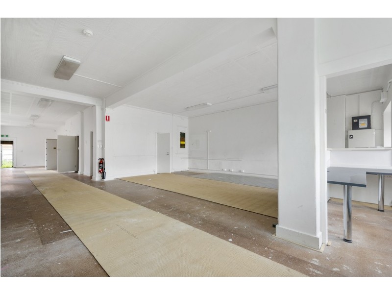 17 Hall Street, Newport VIC 3015