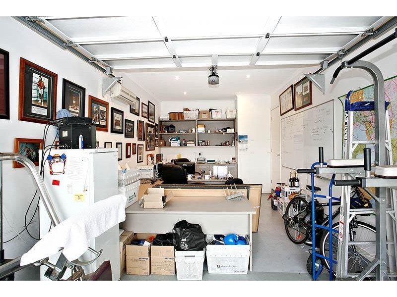 1/134 Charles Street, Seddon VIC 3011