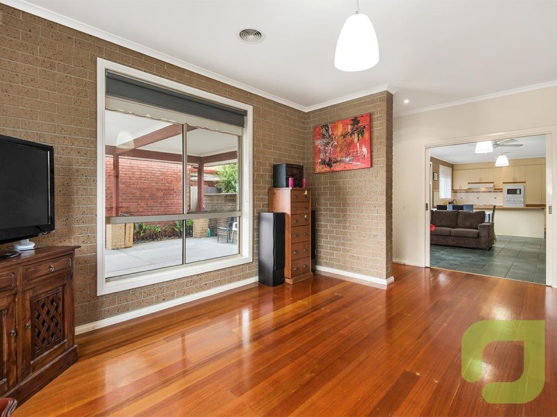 16 Fleming Avenue, Seabrook VIC 3028
