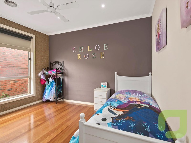 16 Fleming Avenue, Seabrook VIC 3028