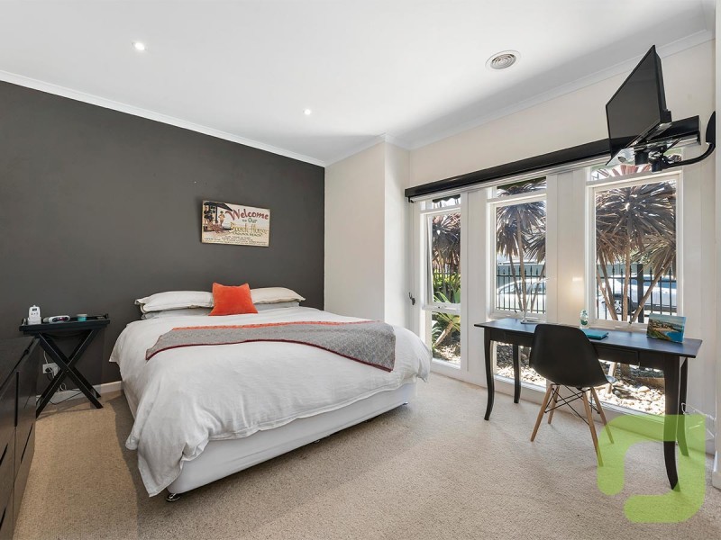 87 John Liston Drive, Newport VIC 3015