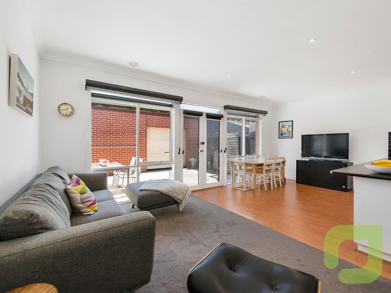 87 John Liston Drive, Newport VIC 3015