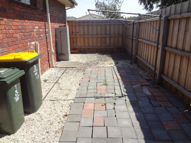 1/7 Berkeley Crescent, Altona North VIC 3025