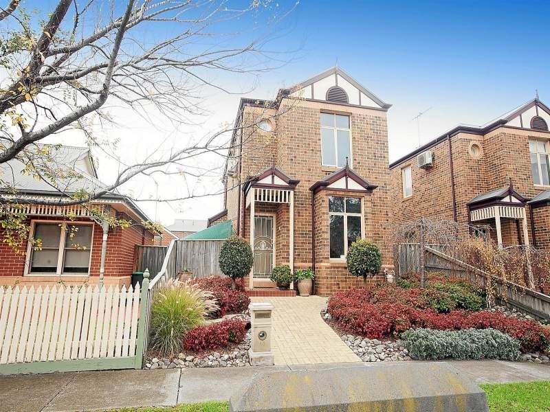 10 Mcguire Crescent, Williamstown VIC 3016