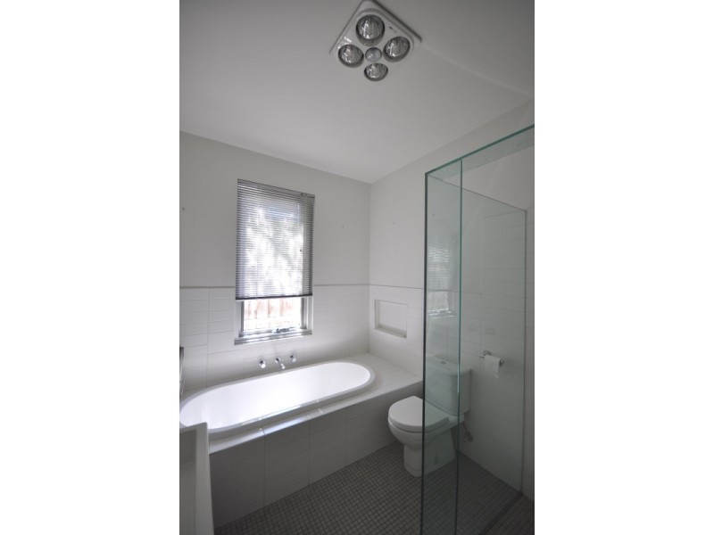 16 Beena Street, Carnegie VIC 3163
