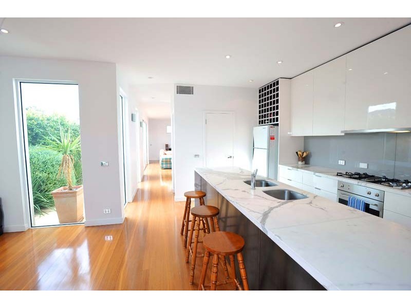 2/89 Railway Crescent, Williamstown VIC 3016