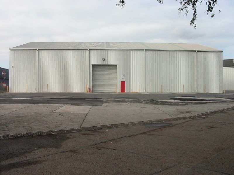 2 Cawley Rd, Brooklyn VIC 3012