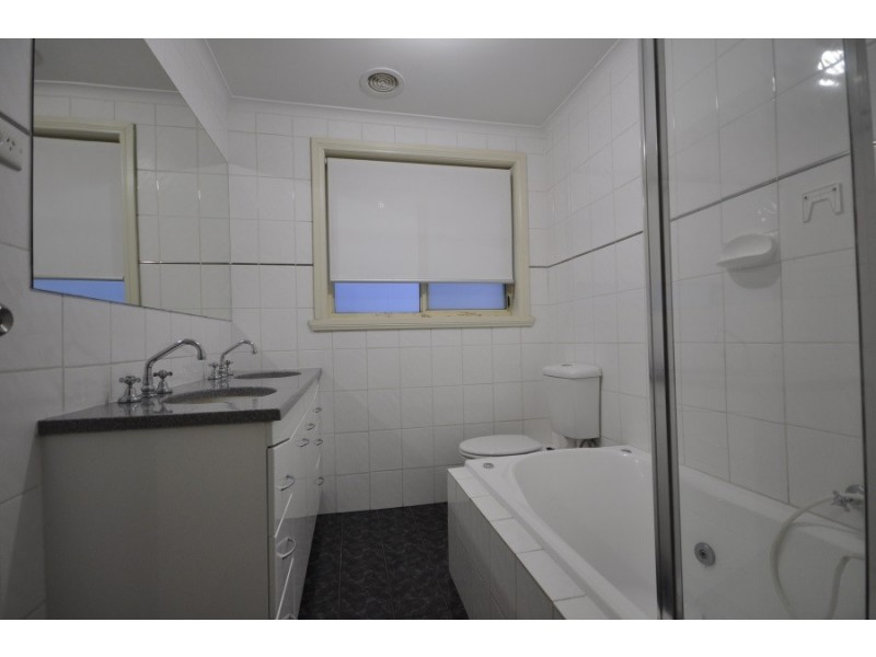 7 Stratton Close, Kings Park VIC 3021