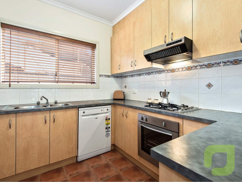 2/35 Maddox Road, Newport VIC 3015