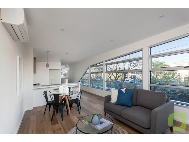 1/68 Hudsons Road, Spotswood VIC 3015