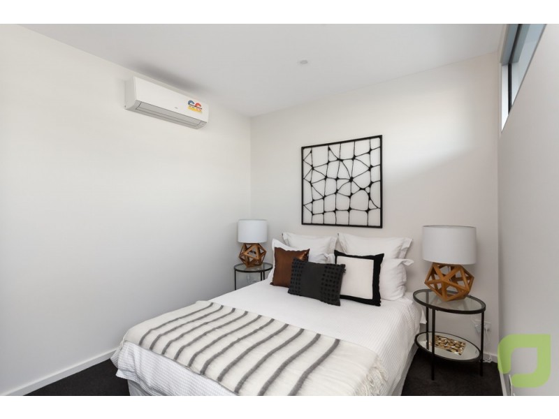 1/68 Hudsons Road, Spotswood VIC 3015