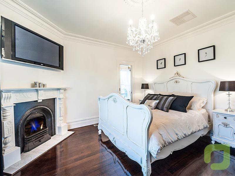 6 Oberon Way, Newport VIC 3015