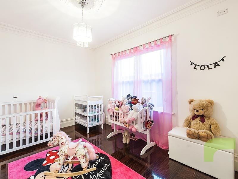 6 Oberon Way, Newport VIC 3015